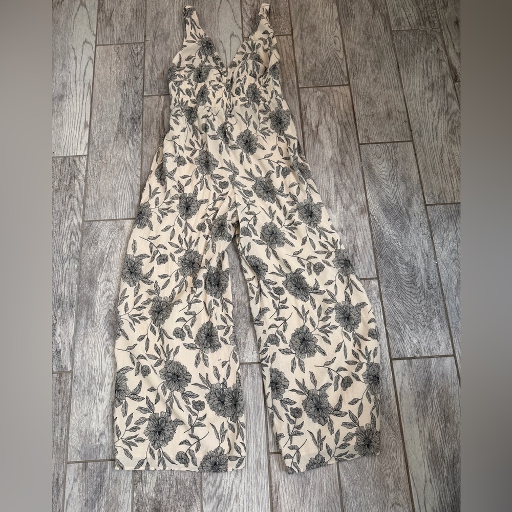 Abercrombie & Fitch Cream & Black Floral Wide-Leg Jumpsuit - Picture 3 of 7